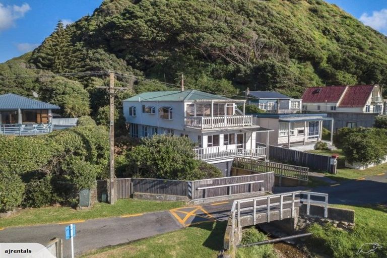 Photo of property in 25 Ocean Parade, Pukerua Bay, 5026