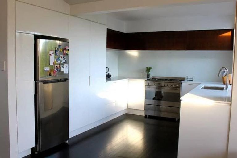 Photo of property in 30 Grendon Road, Titirangi, Auckland, 0604