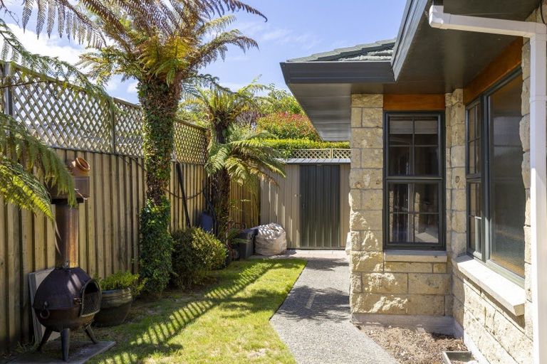 Photo of property in 6 Maniapoto Grove, Waipahihi, Taupo, 3330