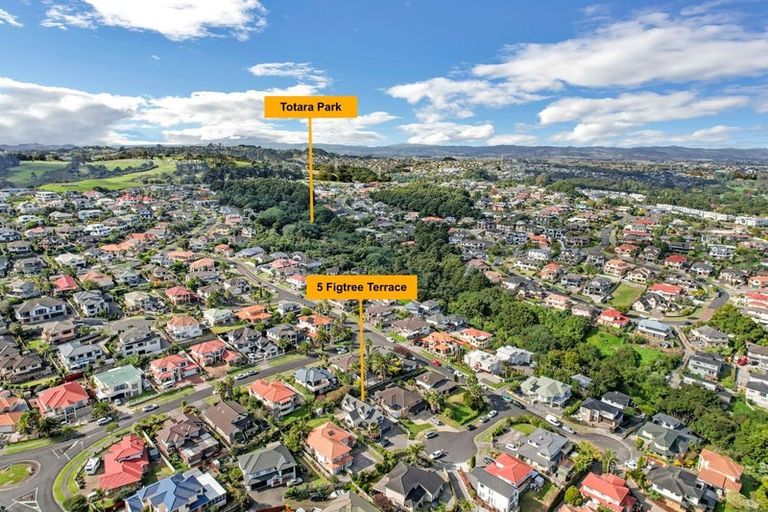 Photo of property in 5 Figtree Terrace, Goodwood Heights, Auckland, 2105