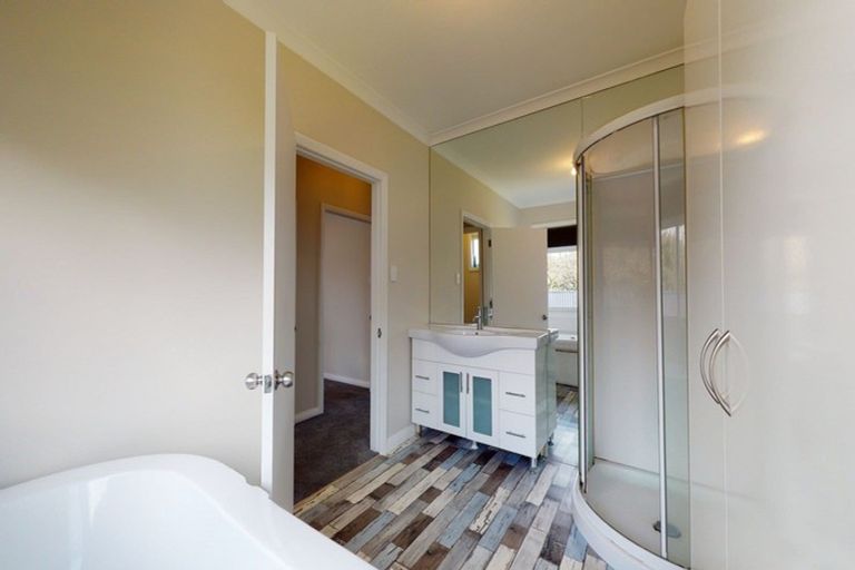 Photo of property in 76 Whakahoro Road, Manakau, Levin, 5573