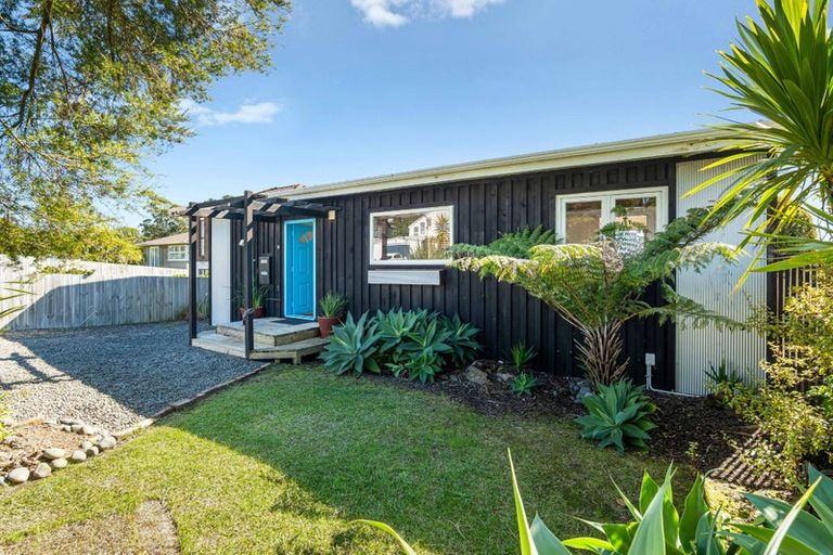 Photo of property in 93 Wade River Road, Stanmore Bay, Whangaparaoa, 0932