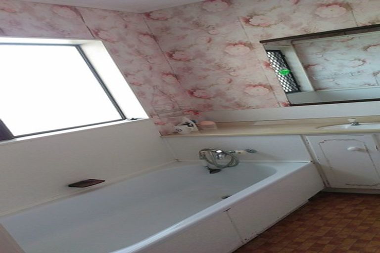 Photo of property in 8/112b Pakuranga Road, Pakuranga, Auckland, 2010