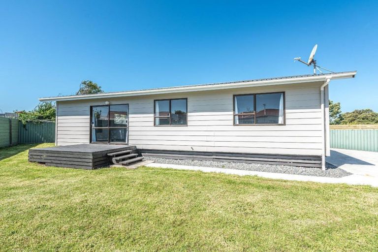Photo of property in 90a Hinau Street, Castlecliff, Whanganui, 4501