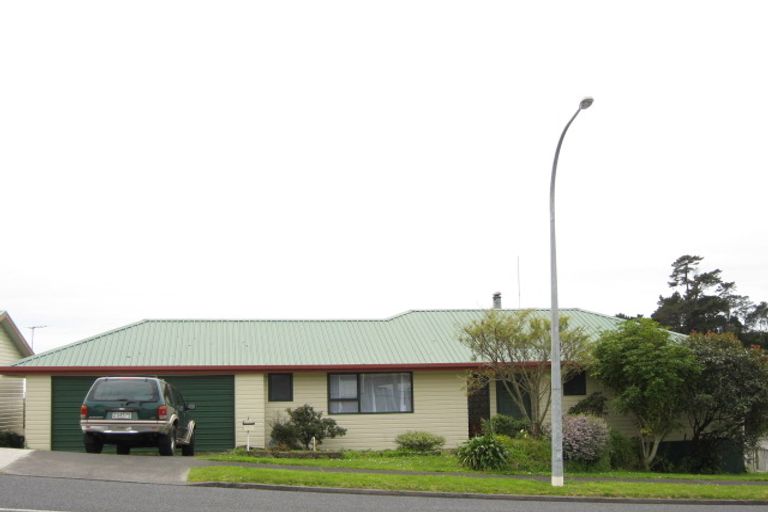 Photo of property in 94 Riversdale Drive, Merrilands, New Plymouth, 4312