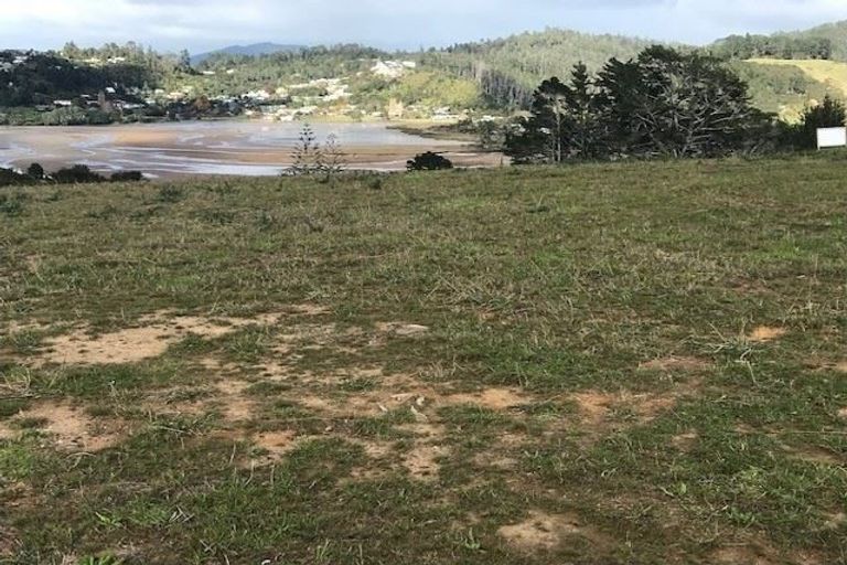 Photo of property in 18 Azimuth Road, Tairua, 3508