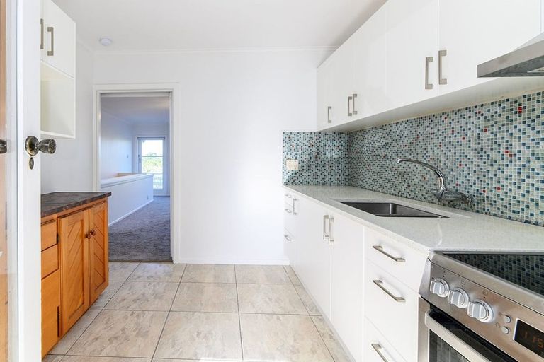 Photo of property in 1/38 Holland Road, Hillcrest, Auckland, 0627