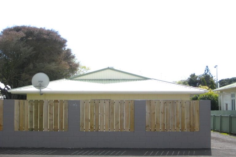 Photo of property in 74a Barrett Street, Westown, New Plymouth, 4310