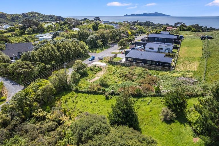 Photo of property in 60 Muri Road, Pukerua Bay, 5026