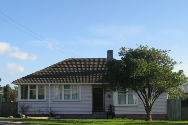 Photo of property in 9 Castor Crescent, Cannons Creek, Porirua, 5024