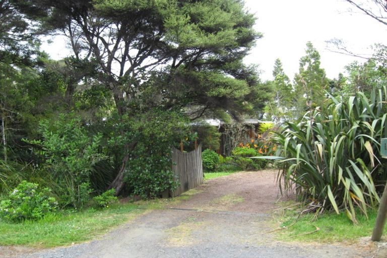 Photo of property in 138 Hinau Road, Waimauku, 0881