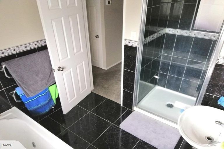 Photo of property in 21 Chadlington Avenue, Henderson, Auckland, 0612