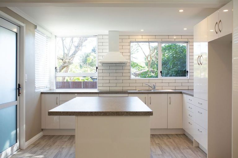 Photo of property in 5a Waimarie Avenue, Paraparaumu, 5032