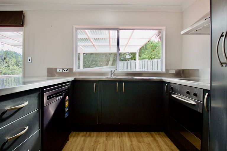Photo of property in 88 Lantana Road, Green Bay, Auckland, 0604