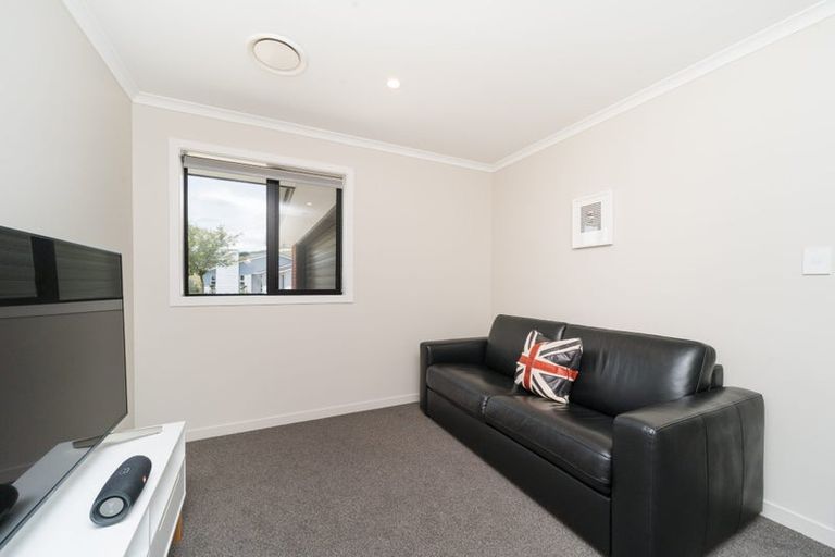Photo of property in 11 Atlantic Drive, Fitzherbert, Palmerston North, 4410