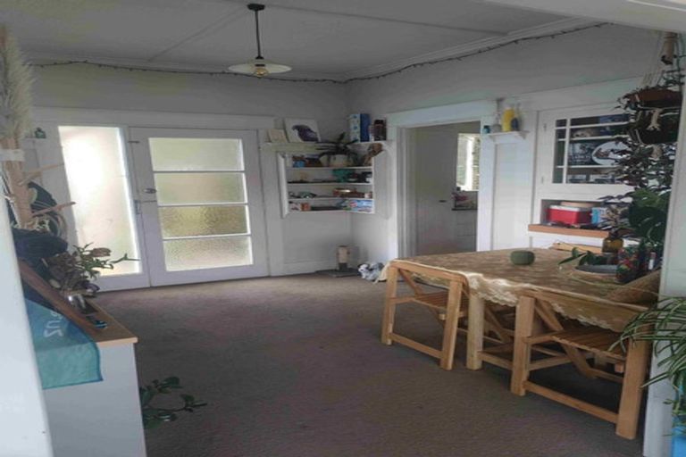 Photo of property in 2 Milne Terrace, Island Bay, Wellington, 6023