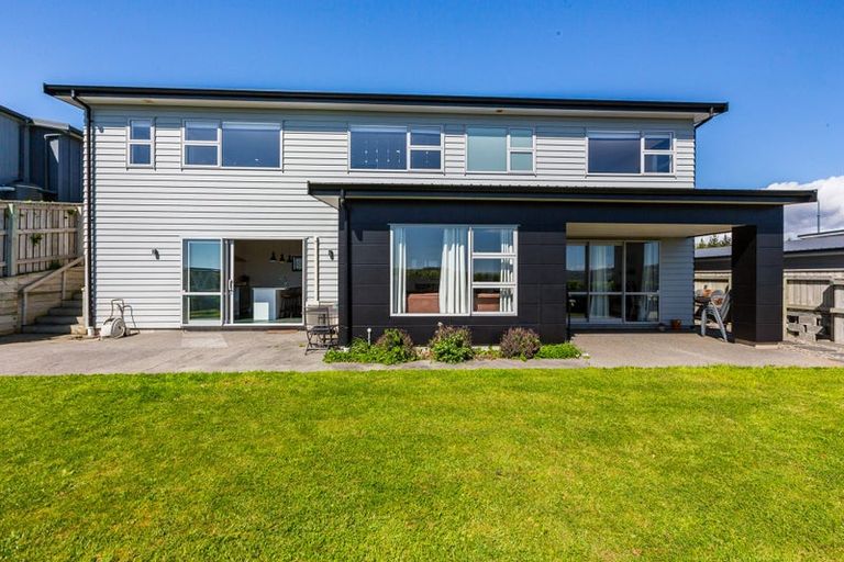 Photo of property in 87 Endeavour Drive, Whitby, Porirua, 5024