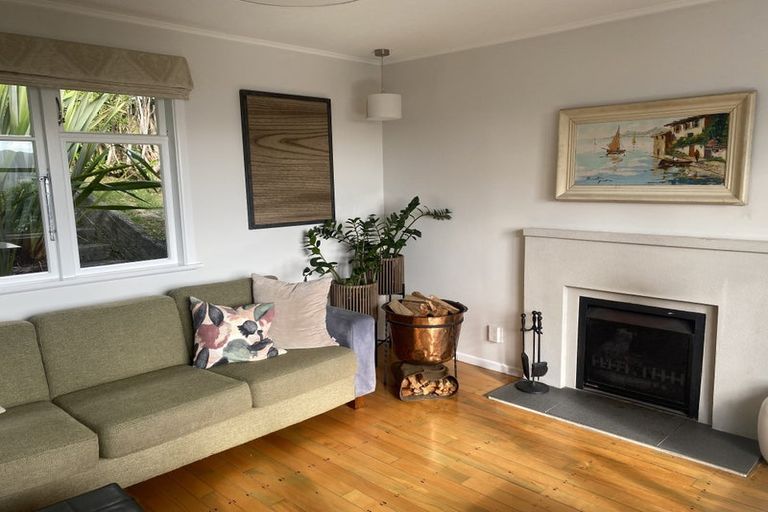 Photo of property in 36 Huntingdon Street, Northland, Wellington, 6012