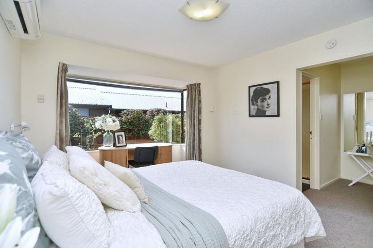 Photo of property in 7 Creese Place, Redwood, Christchurch, 8051