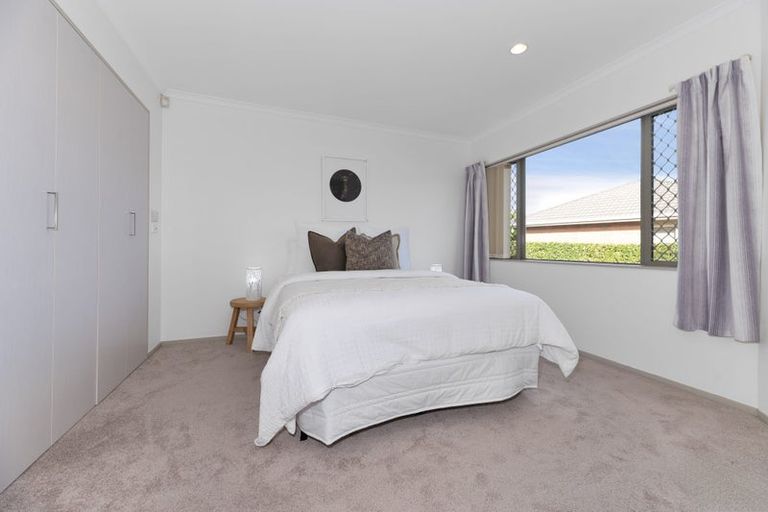 Photo of property in Waimanu Bay Village, 32/1 Piriti Drive, Te Atatu Peninsula, Auckland, 0610