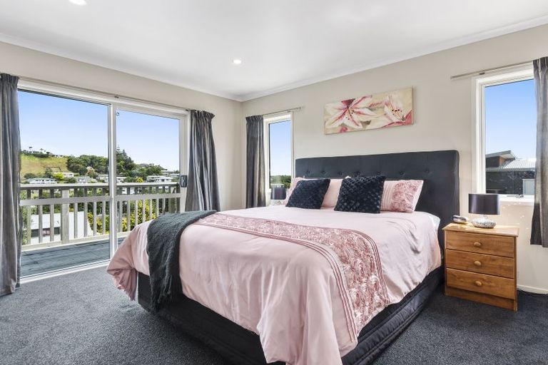 Photo of property in 11 Talbot Place, Welcome Bay, Tauranga, 3112