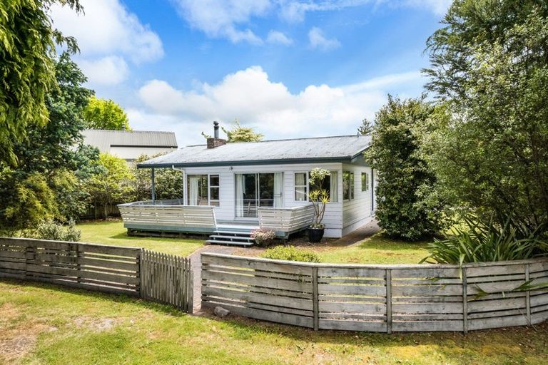 Photo of property in 1 Nisbet Terrace, Kinloch, Taupo, 3377
