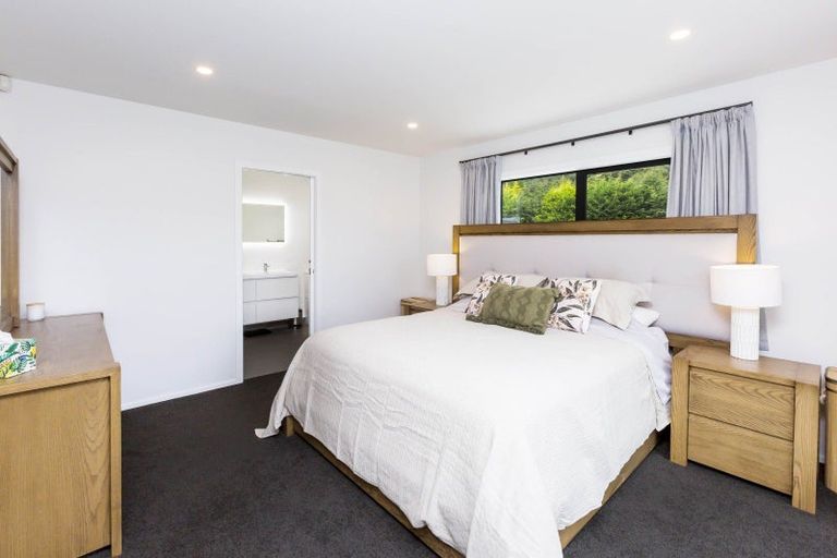 Photo of property in 25 Salisbury Crescent, Wallaceville, Upper Hutt, 5018