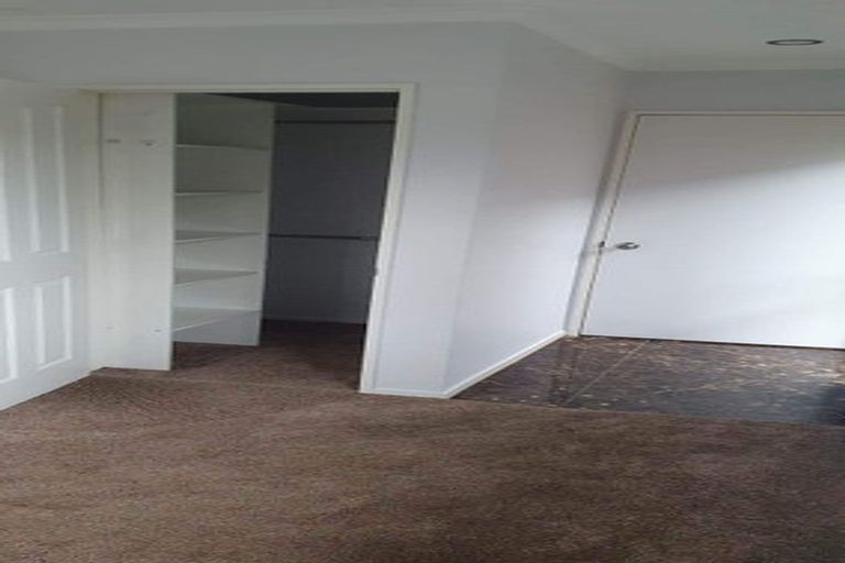 Photo of property in 2/18 York Road, Papatoetoe, Auckland, 2104