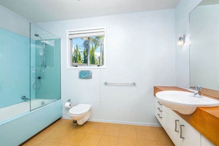 Photo of property in 72 Riverview Road, Kerikeri, 0230