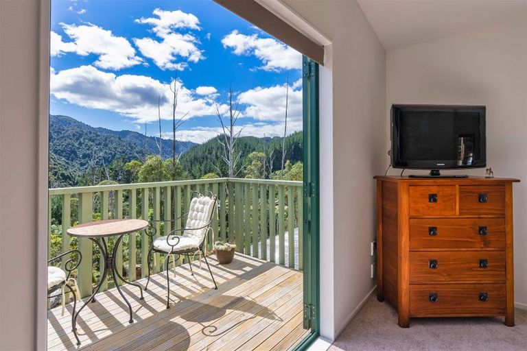 Photo of property in 396 Mangaone South Road, Reikorangi, Waikanae, 5391