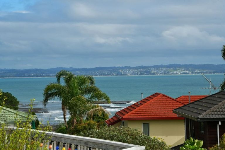 Photo of property in 1300 Whangaparaoa Road, Army Bay, Whangaparaoa, 0930