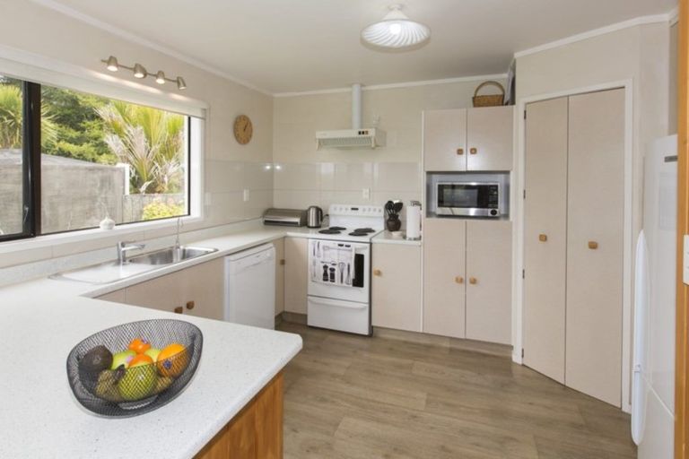 Photo of property in 4 Horniblow Road, Matakohe, 0594