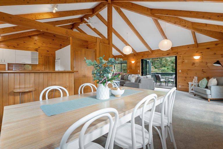 Photo of property in 4 Steep Street, Lake Okareka, Rotorua, 3076