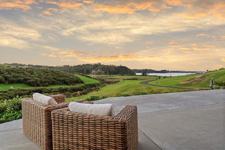 Photo of property in 7 Taemai Place, Okura Bush, Albany, 0794