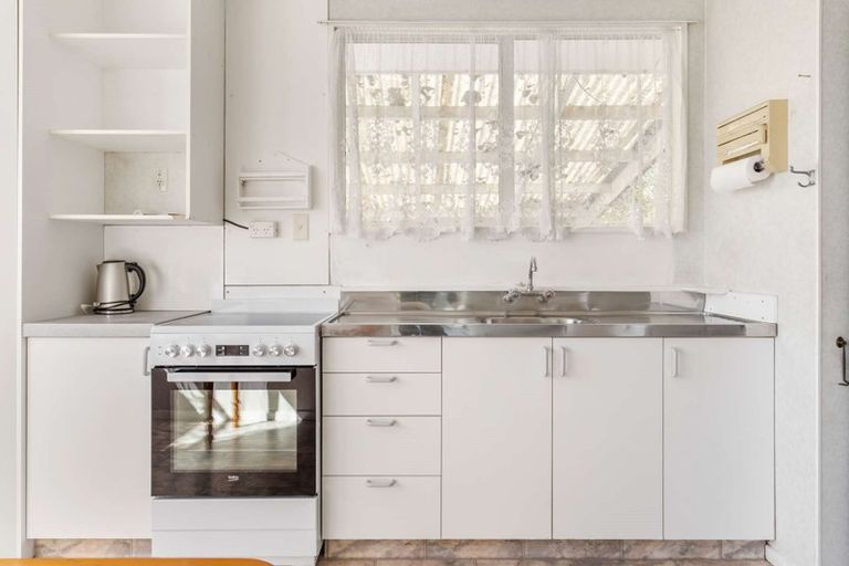 Photo of property in 38 Saint Catherine Street, Kaitangata, 9210