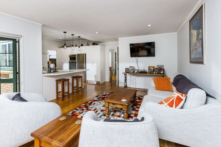 Photo of property in 23 Hugh Green Drive, Pinehill, Auckland, 0632