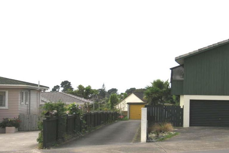 Photo of property in 1/983 Beach Road, Torbay, Auckland, 0630