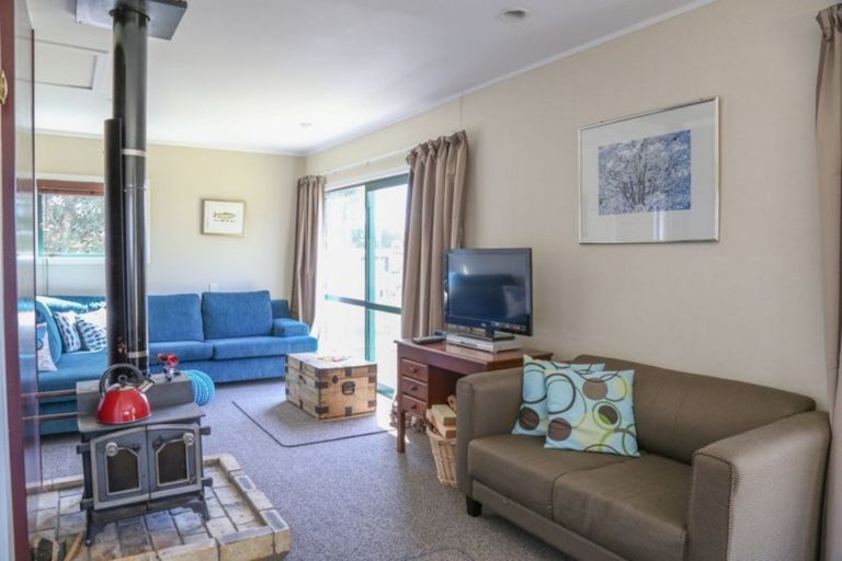 Photo of property in 4 Hinenamu Grove, Turangi, 3334