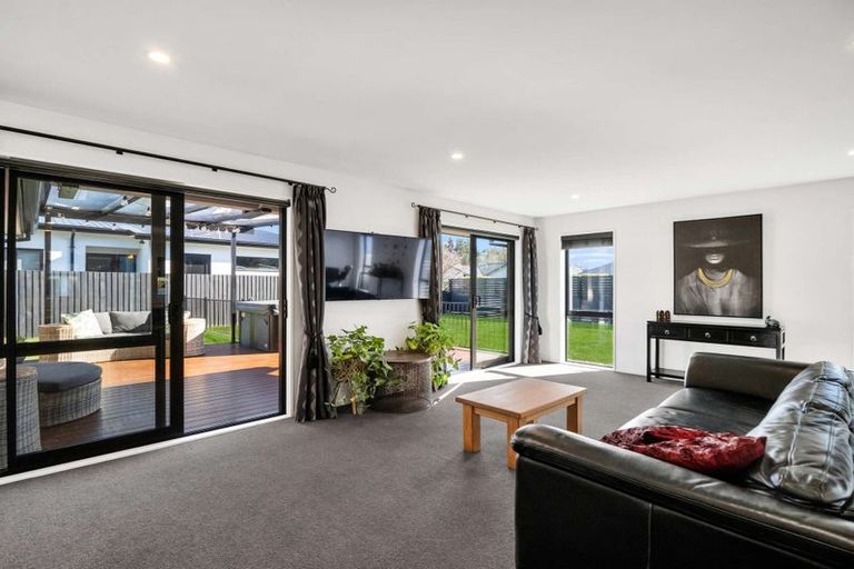 Photo of property in 10 Kohunga Crescent, Bottle Lake, Christchurch, 8083
