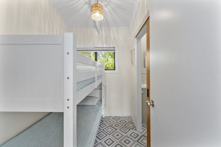 Photo of property in 51 Wairau Road, Oakura, 4314