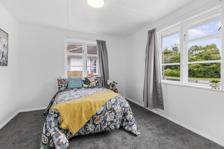 Photo of property in 214 Cambridge Terrace, Naenae, Lower Hutt, 5011