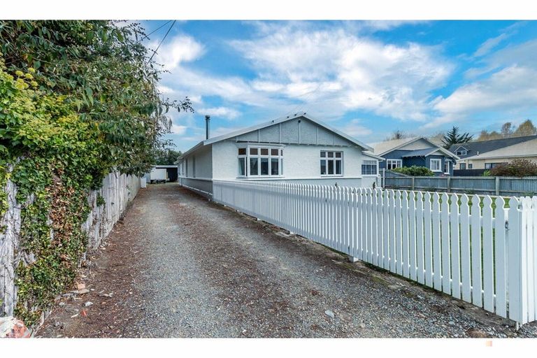 Photo of property in 17 Parsonage Road, Waimate, 7924