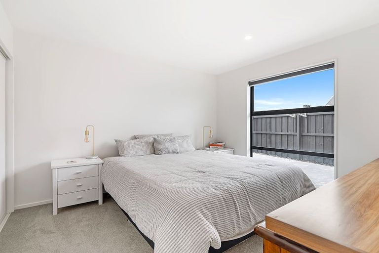 Photo of property in 17 Angus Place, Rangiora, 7400