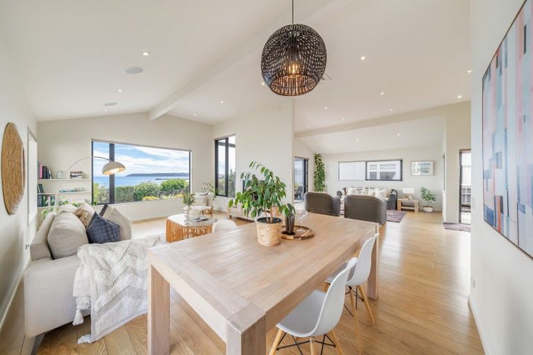 Photo of property in 43 Moana Road, Plimmerton, Porirua, 5026