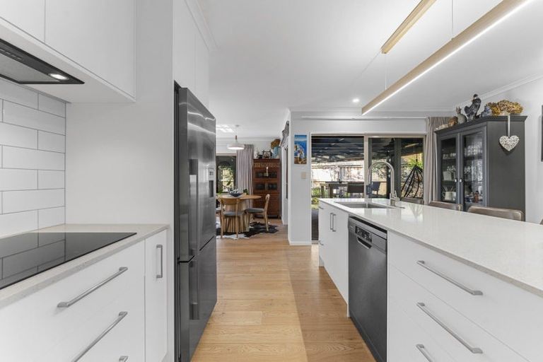 Photo of property in 29 Mcleod Place, Papamoa Beach, Papamoa, 3118