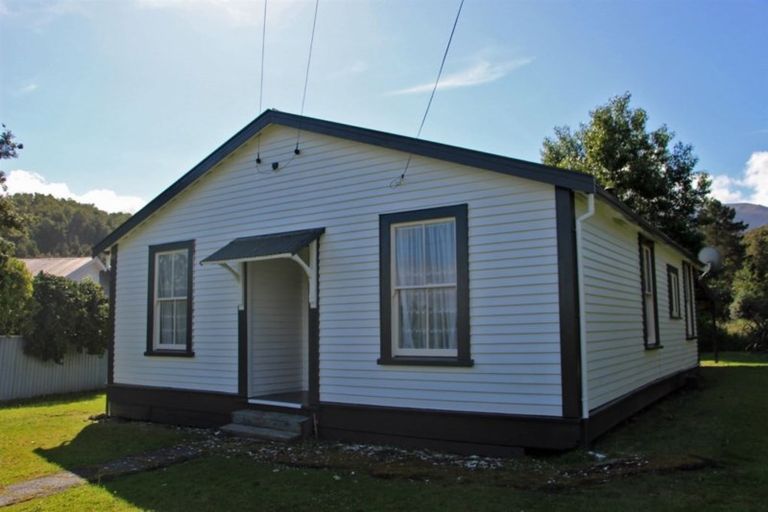 Photo of property in 3 Harper Street, Blackball, 7804