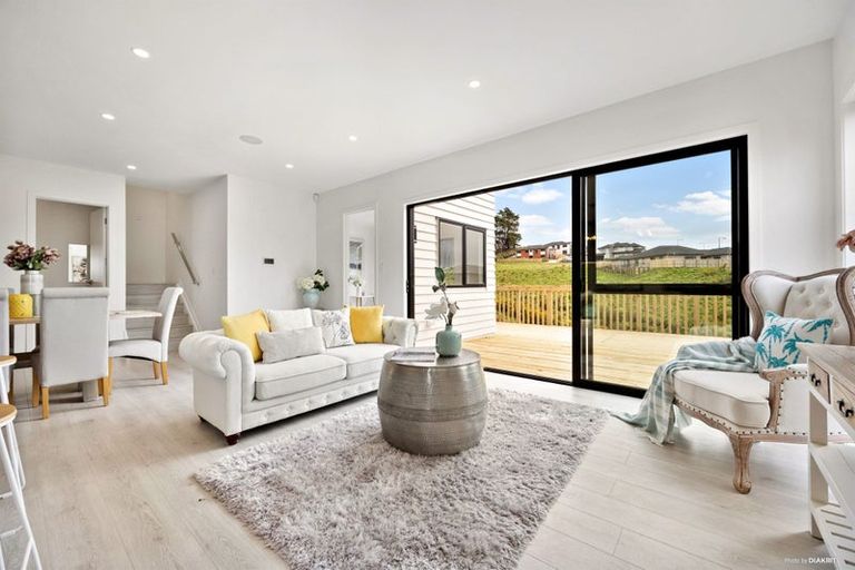 Photo of property in 7 Crows Road, Swanson, Auckland, 0614