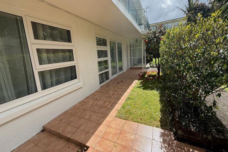 Photo of property in 1/10 Blomfield Spa, Takapuna, Auckland, 0622