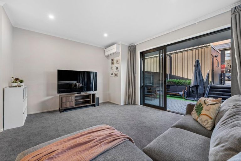 Photo of property in 4 Kapia Road, Westgate, Auckland, 0614