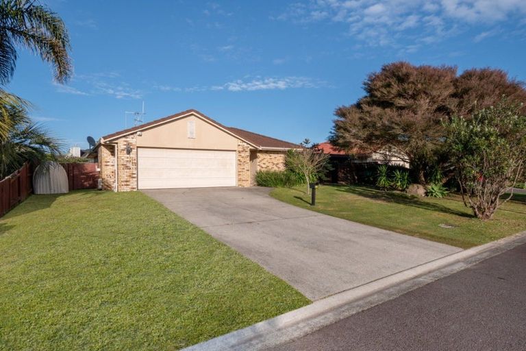 Photo of property in 30 Mcleod Place, Papamoa Beach, Papamoa, 3118